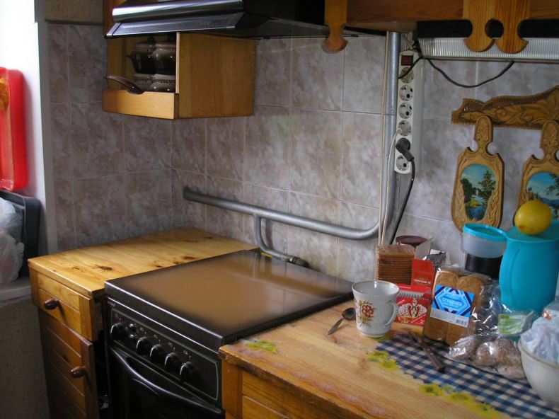 Газовая труба на кухне: 11 способов спрятать трубу на кухне