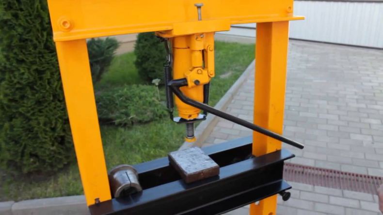 Пресс своими руками: пошаговая инструкция, чертежи с размерами, схемы ...